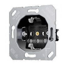 ENCHUFE SIN CAZOLETA...